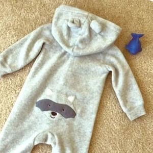 Carter’s gray fleece outfit/overall/12mnth…
